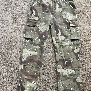 Women’s Camouflage Cargo Pants - Olive Green